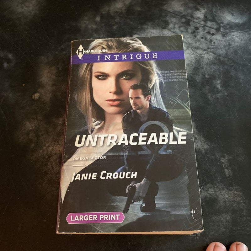 Untraceable by Janie crouch , Paperback