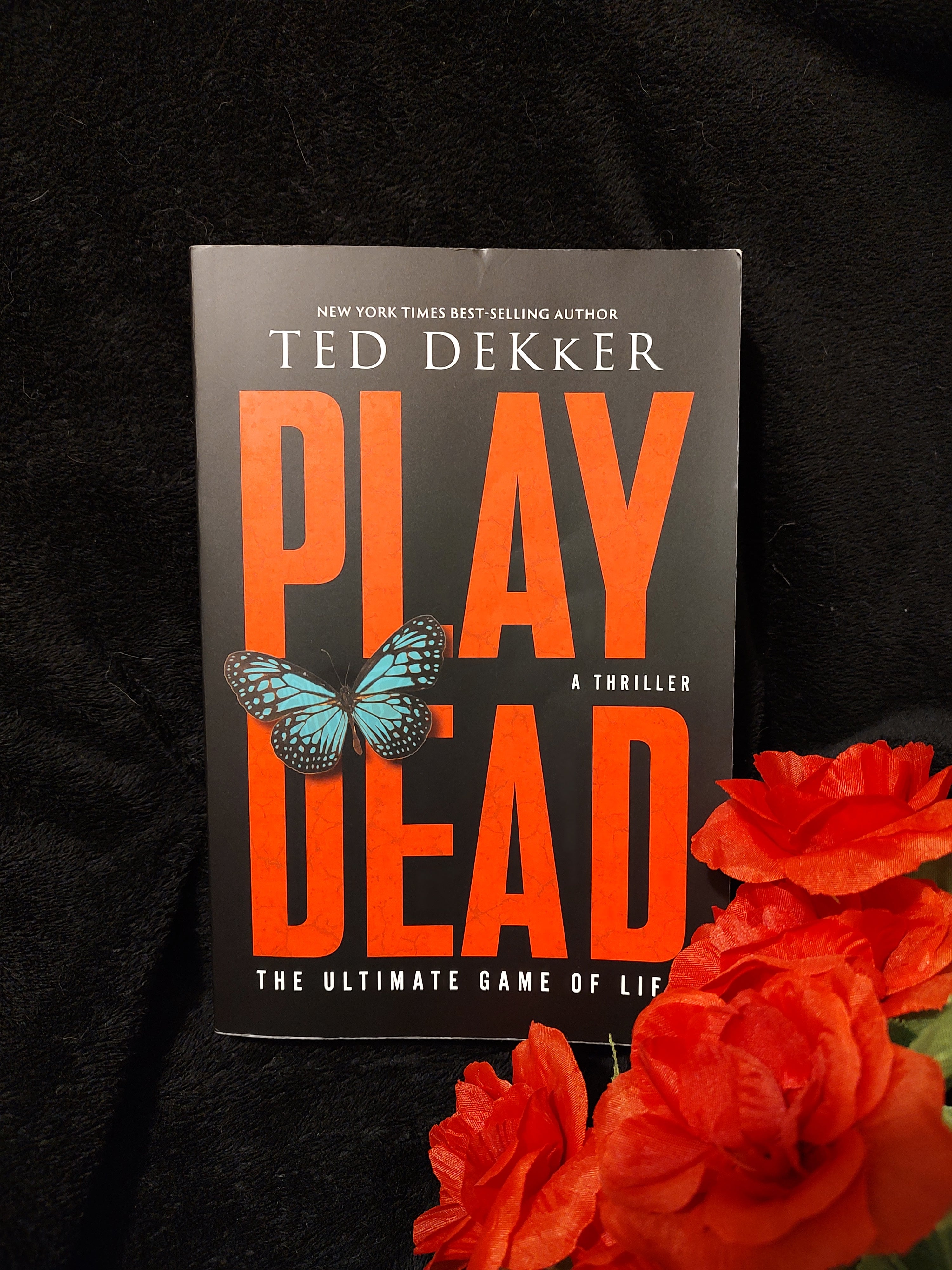 Play Dead (Paperback)