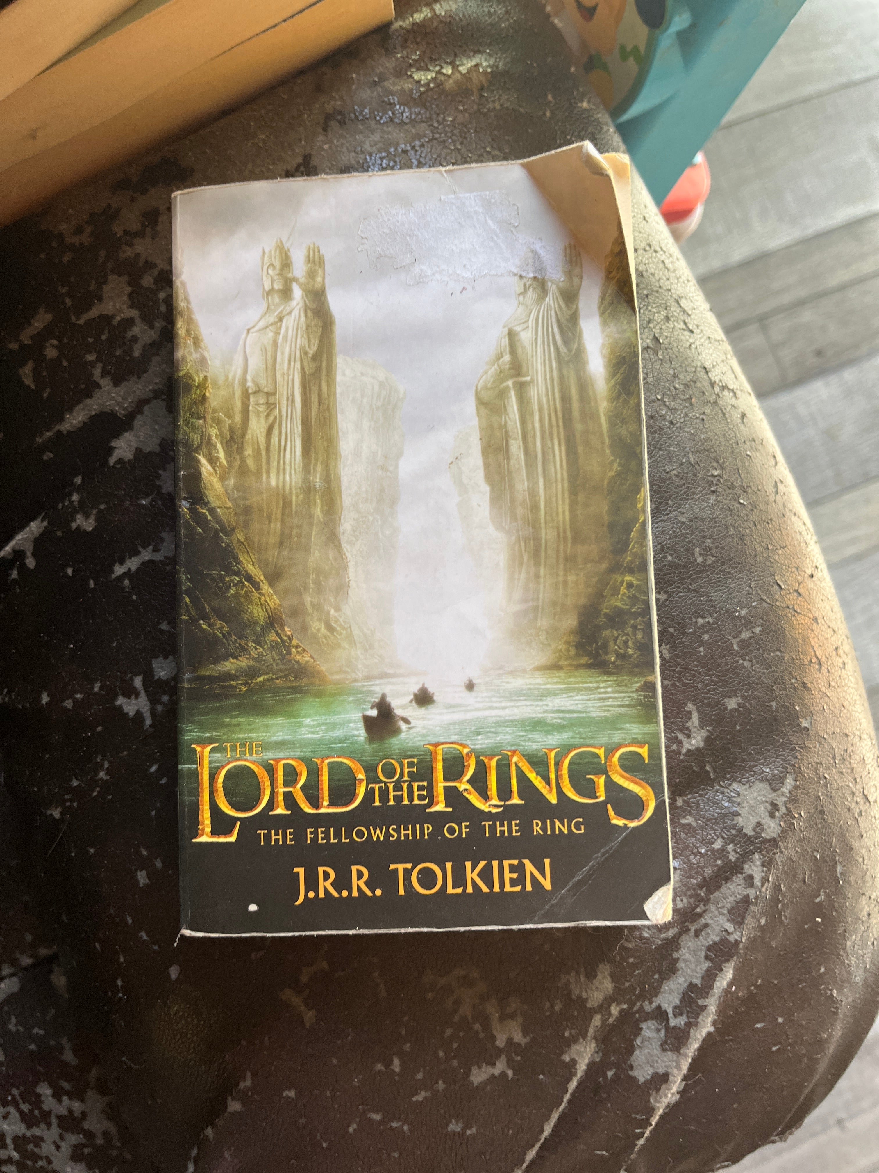 The Fellowship of the Ring (the Lord of the Rings, Book 1)