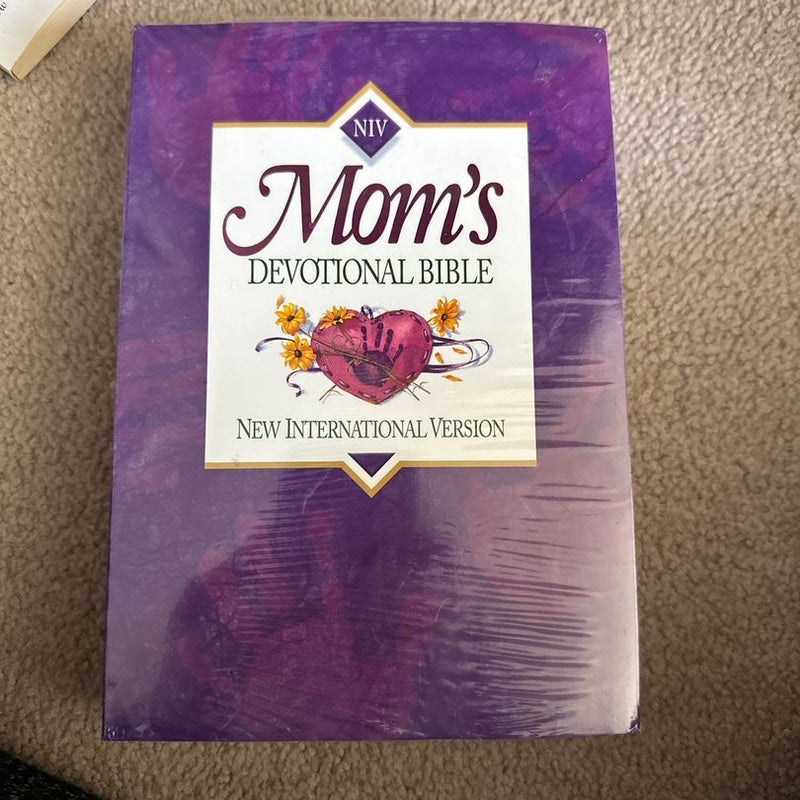 Mom's Devotional Bible