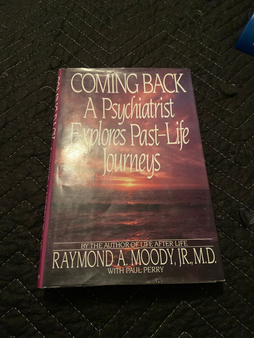 Elvis After Life by レイモンド・ムーディー