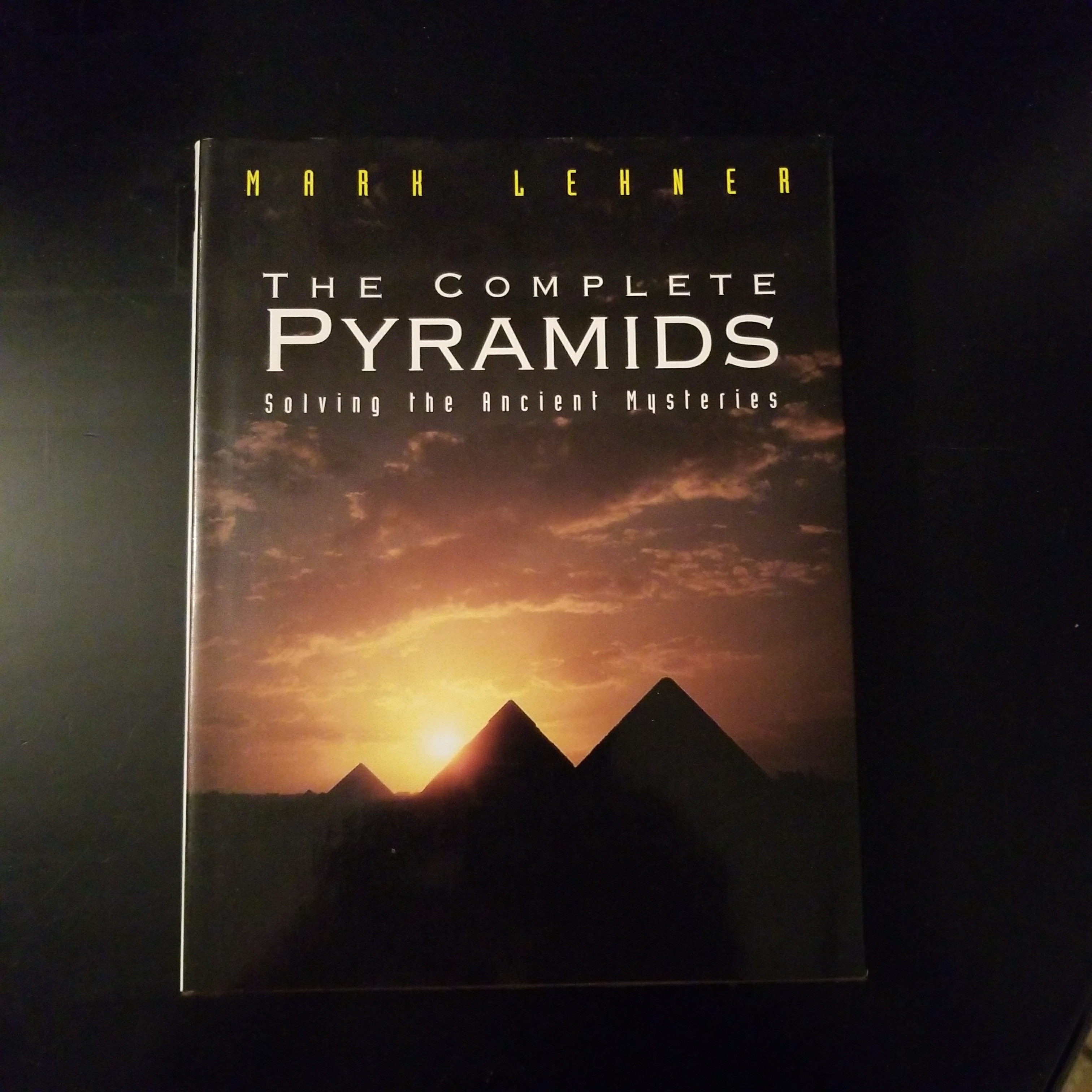 The Complete Pyramids by Mark Lehner
