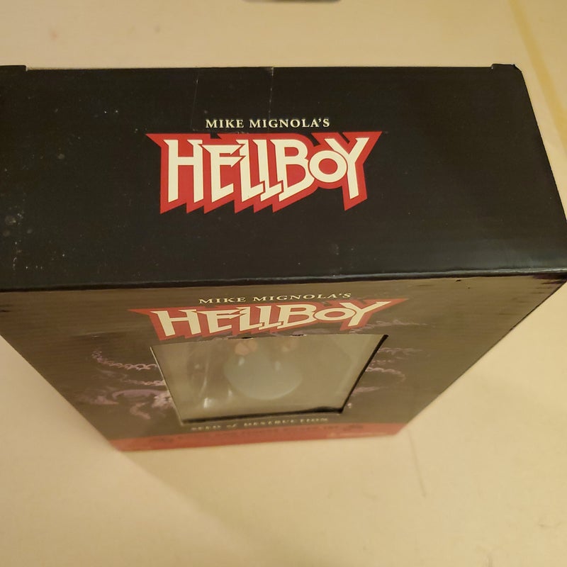 Hellboy Seed Of Destruction Book And Figure Boxed Set