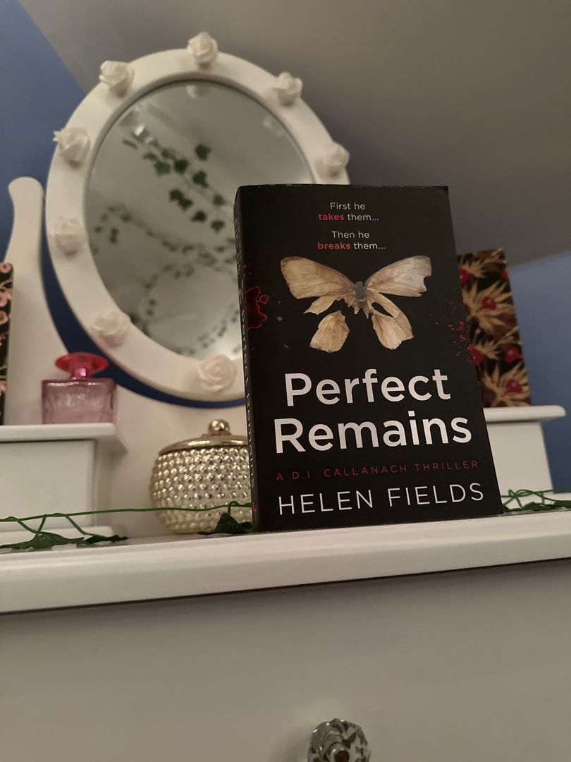 Perfect Remains (a DI Callanach Thriller, Book 1)