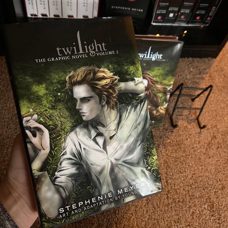 Twilight: the Graphic Novel, Vol. 2