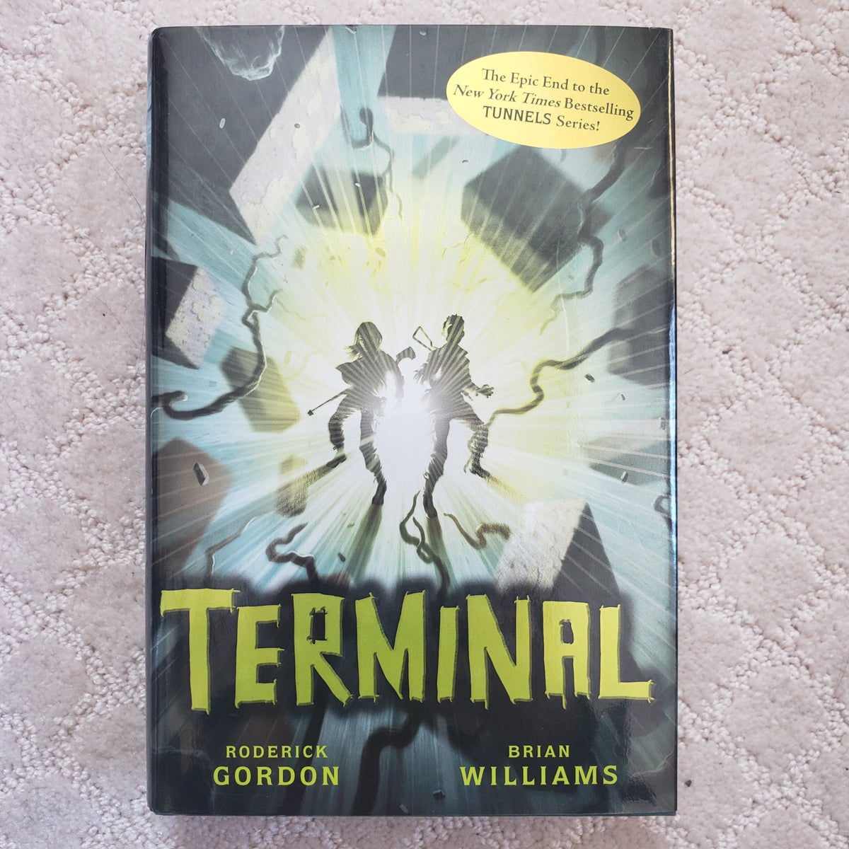 Tunnels 6 Terminal by Roderick Gordon; Brian Williams Pangobooks