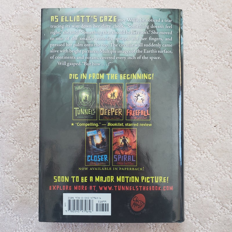 Tunnels 6 Terminal by Roderick Gordon; Brian Williams Pangobooks