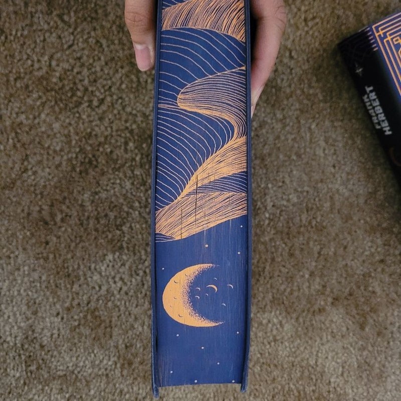 Waterstones Dune Special Edition-SLIGHT WATER DAMAGE