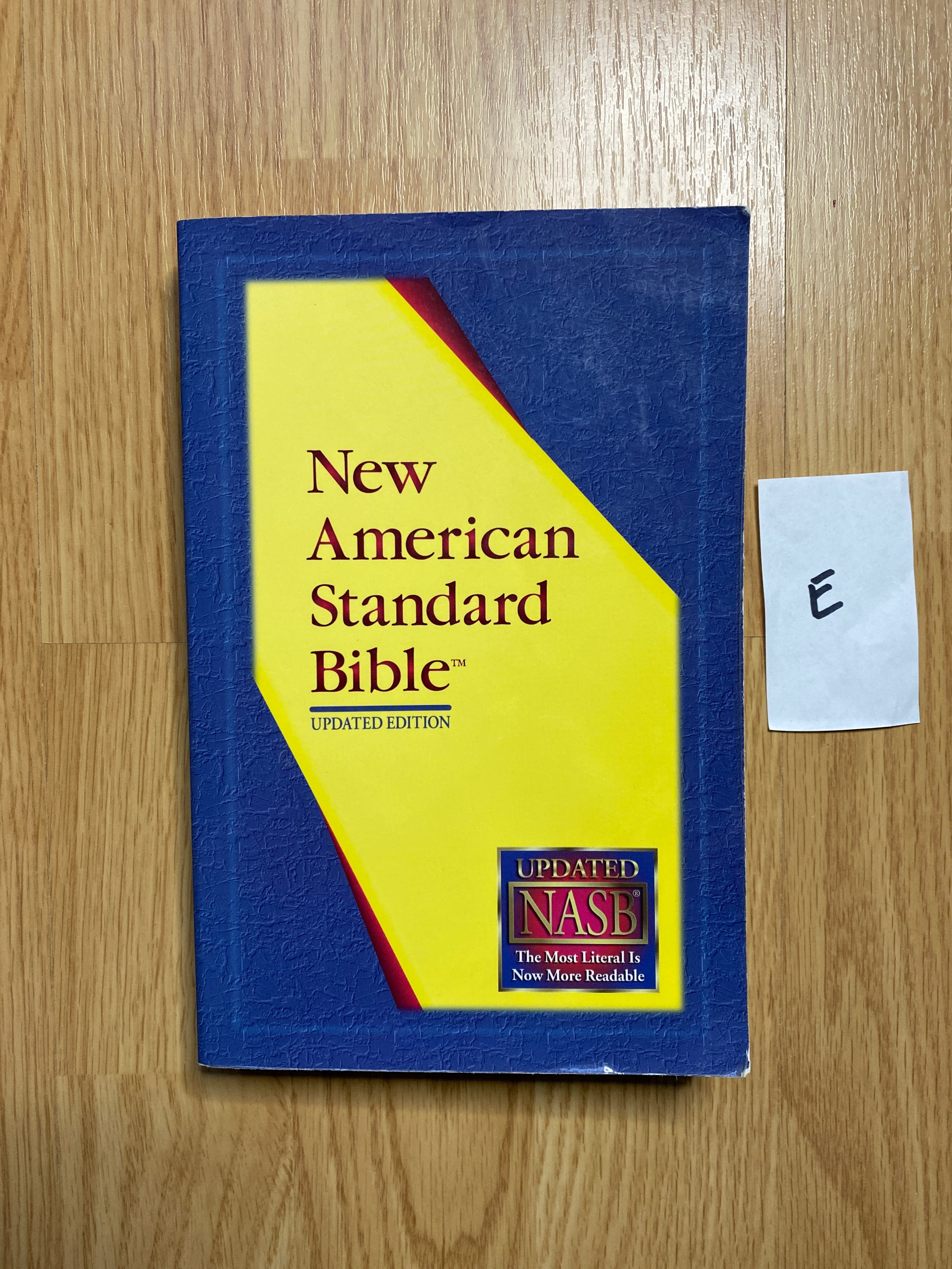 New American Standard Bible Paberback