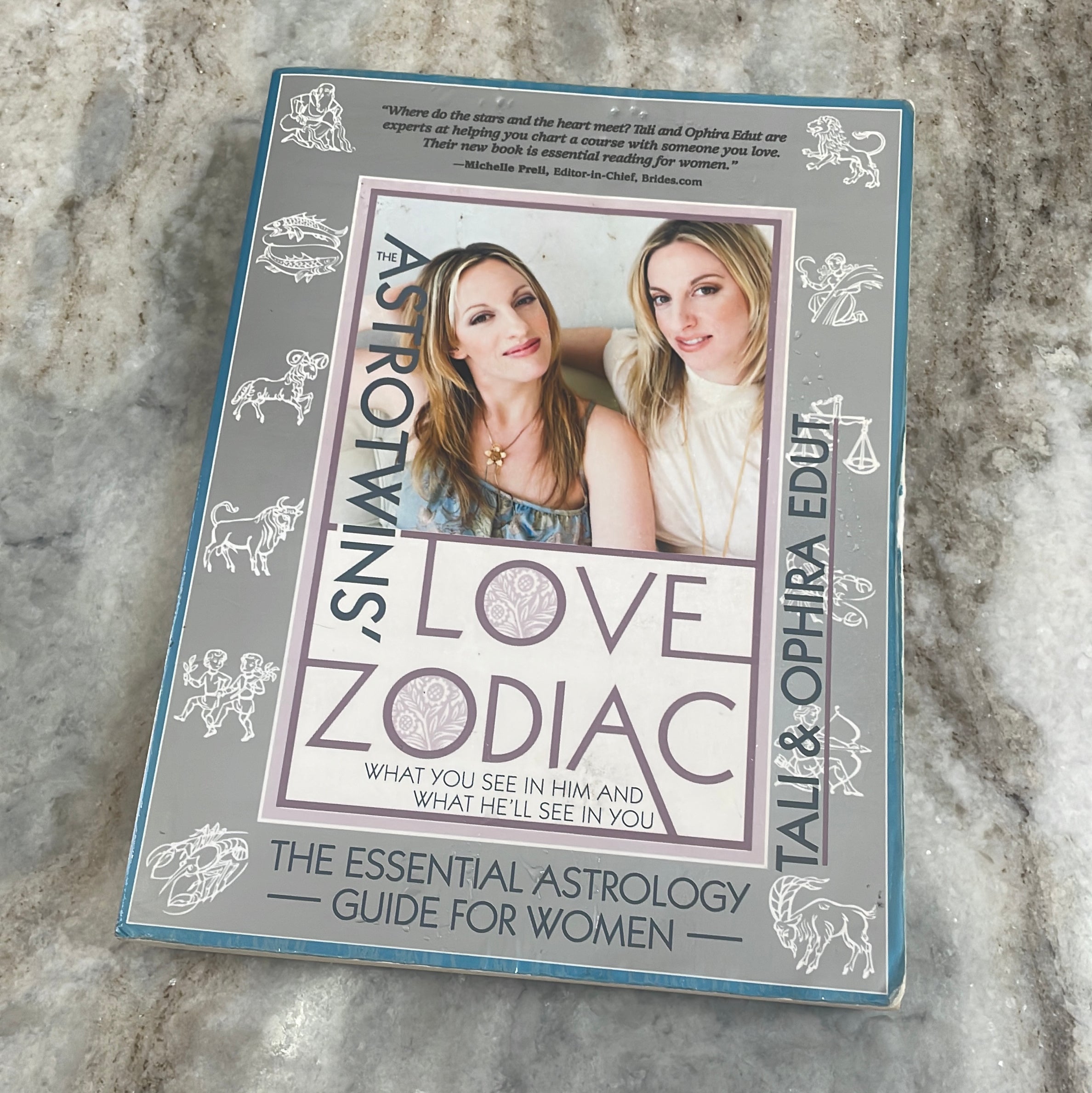 The AstroTwins' Love Zodiac By Ophira Edut, Paperback | Pangobooks