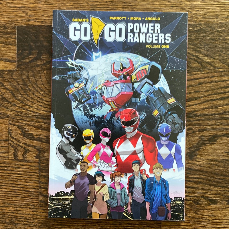 Saban's Go Go Power Rangers Vol. 1