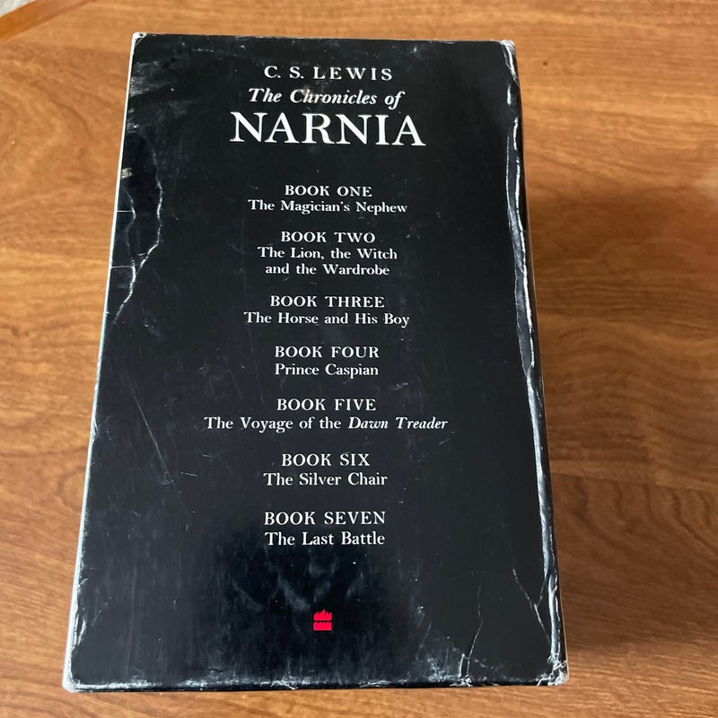 The Chronicles of Narnia Rack Paperback 7-Book Box Set