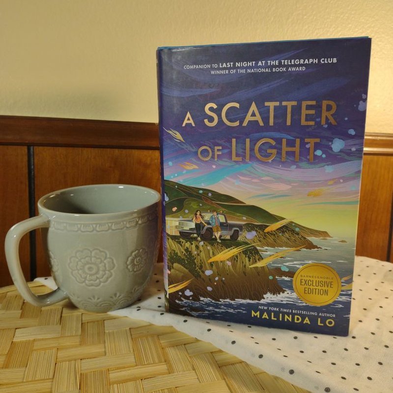 A scatter of light by Malinda Lo, Hardcover | Pangobooks