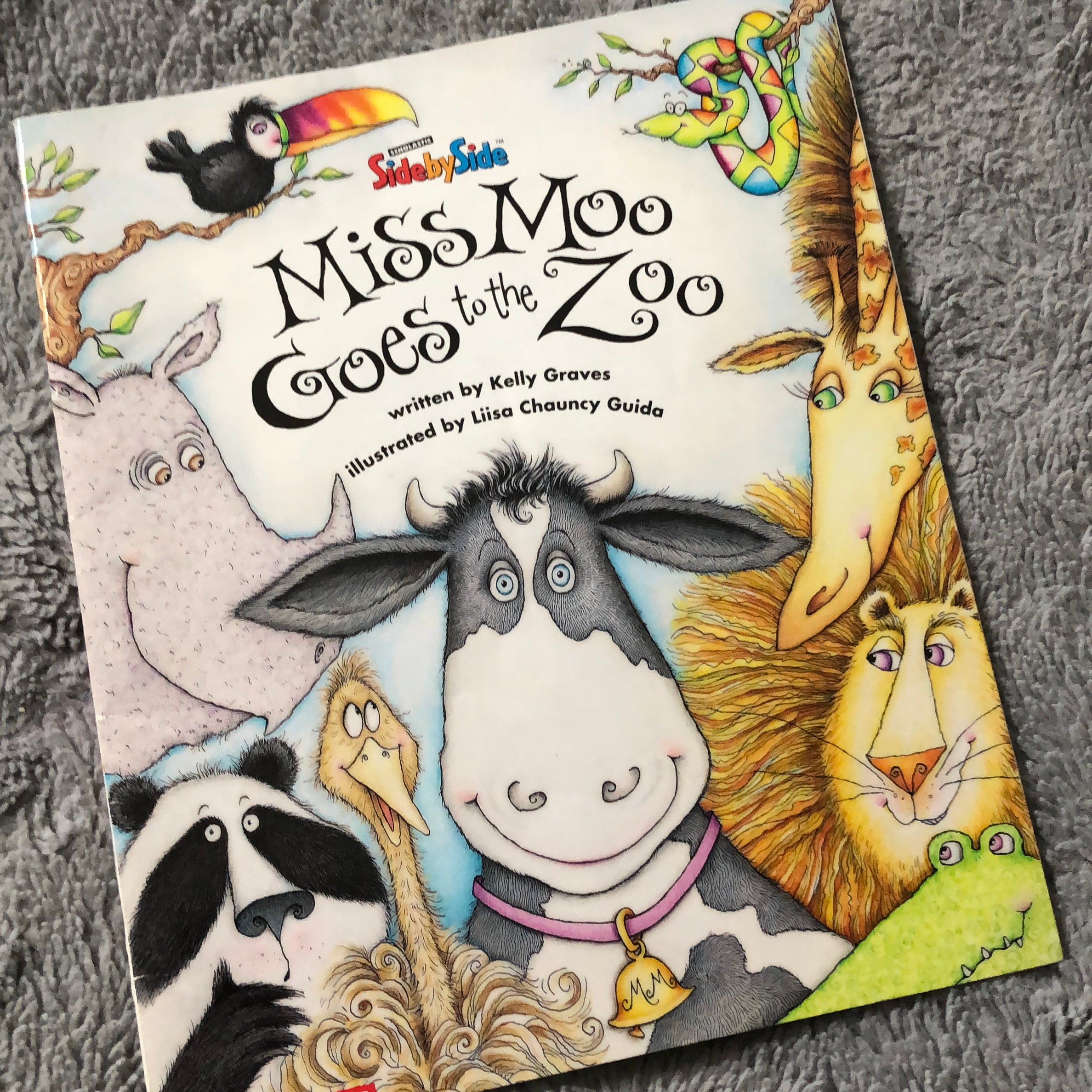 Miss Moo Goes to the Zoo