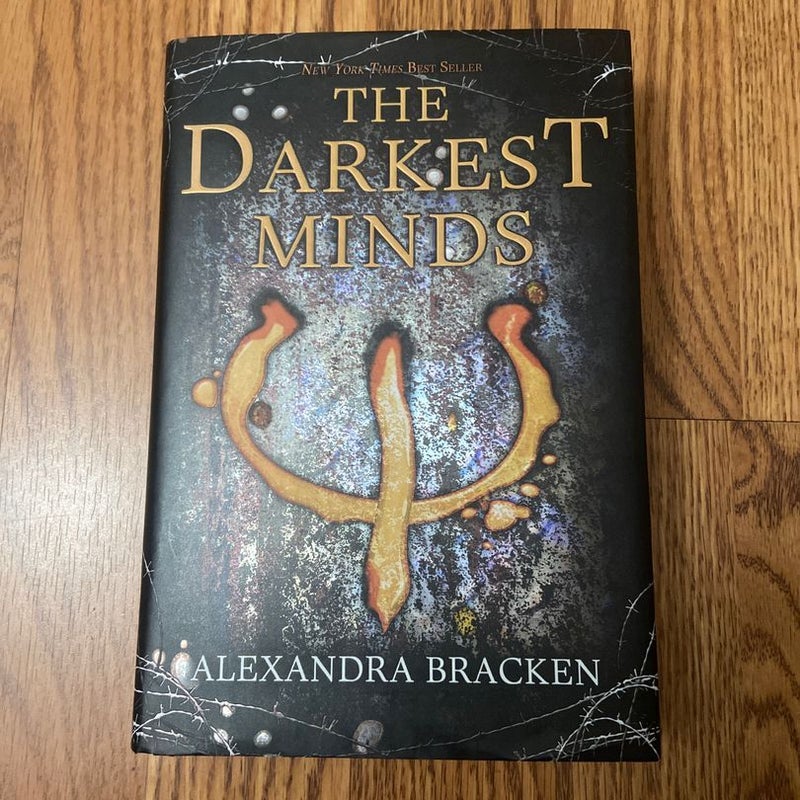 (First wsition) The Darkest Minds (a Darkest Minds Novel, Book 1) - V