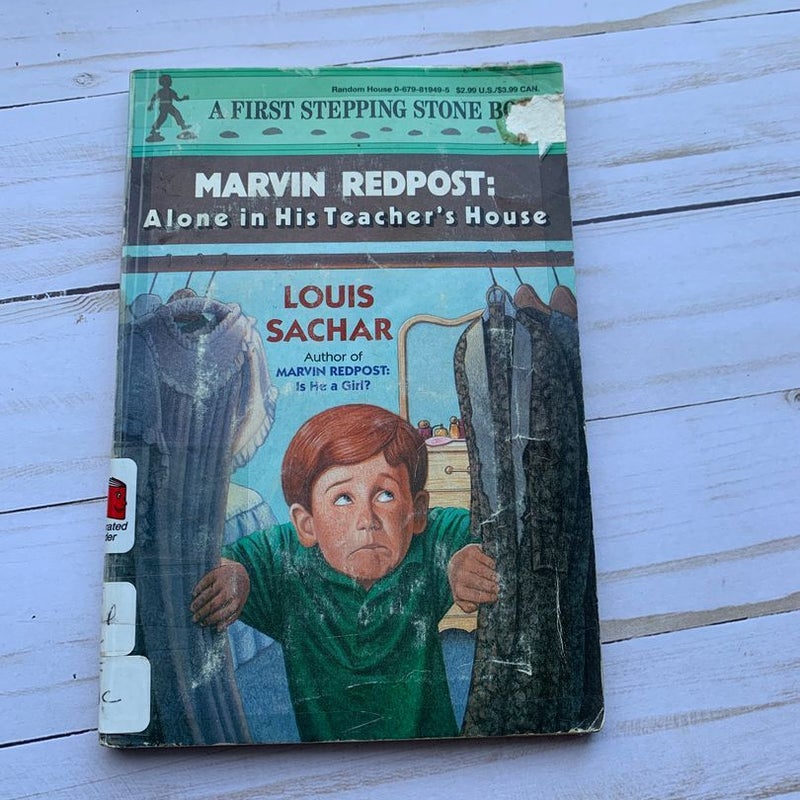 Lot of 5 - Louis Sachar paperback books -Holes, Marvin Redpost