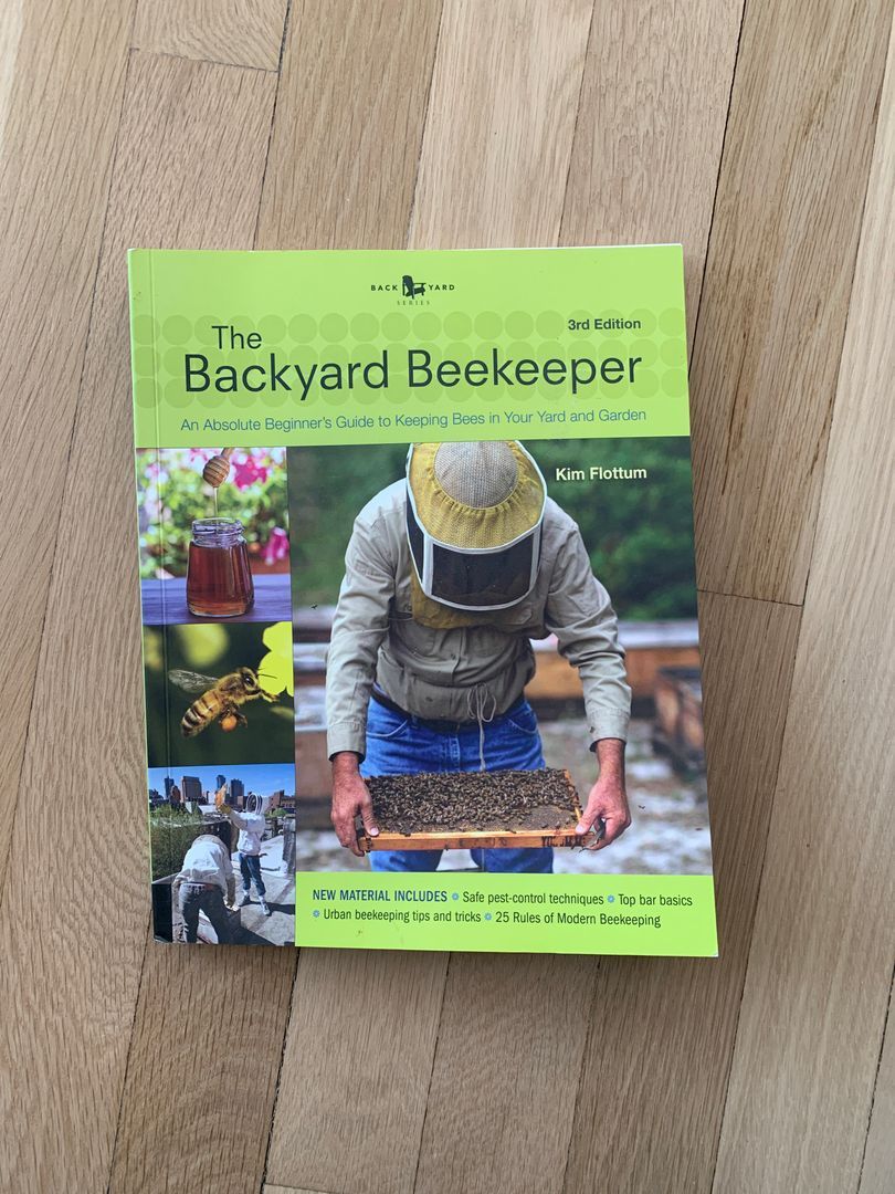 The Backyard Beekeeper - Revised and Updated