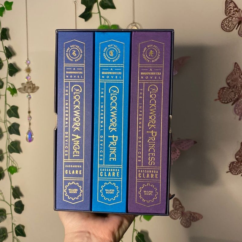Illumicrate Infernal Devices 