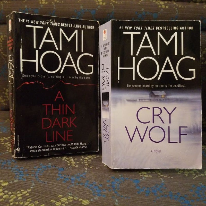 ☆Bundle Books☆   Tami Hoag☆A Thin Dark Line & Cry Wolf