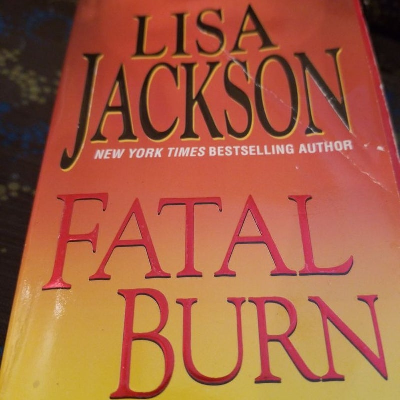 ☆Book Bundle☆ Lisa Jackson's: Fatal Burn, Cold Blooded, Absolute Fear & Twice Kissed 💋💋