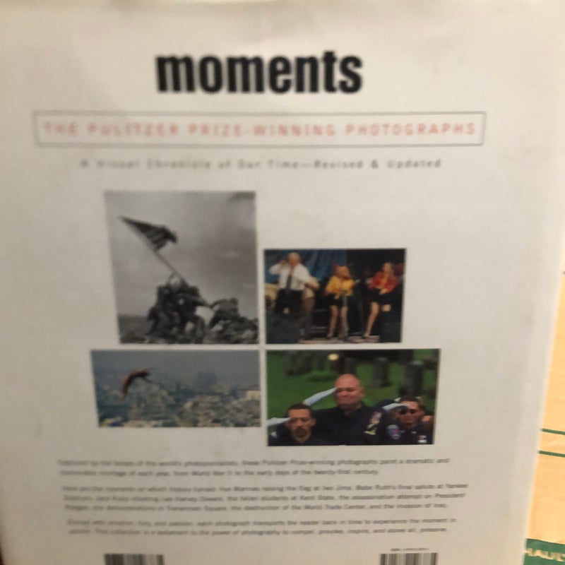 Moments - the Pulitzer Prize Winning Photographs 2006