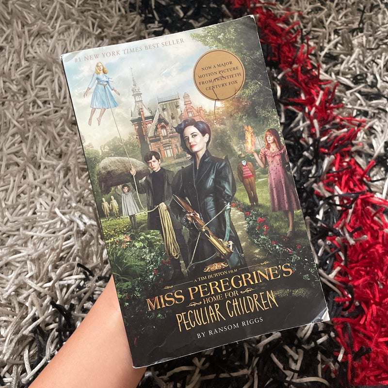 Miss Peregrine's Home for Peculiar Children (Movie Tie-In Edition)