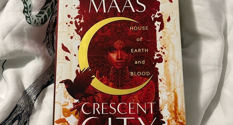 Crescent City - House of Earth and Blood - Book 1 – Mítica Books