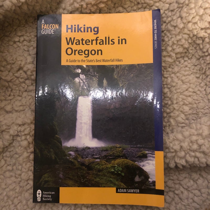 Hiking Waterfalls in Oregon
