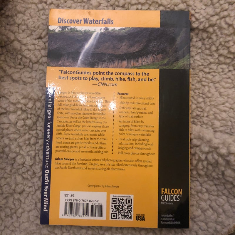 Hiking Waterfalls in Oregon