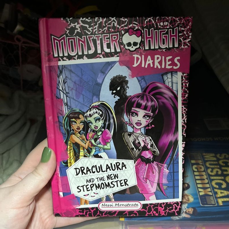 Monster High Diaries: Draculaura and the New Stepmomster