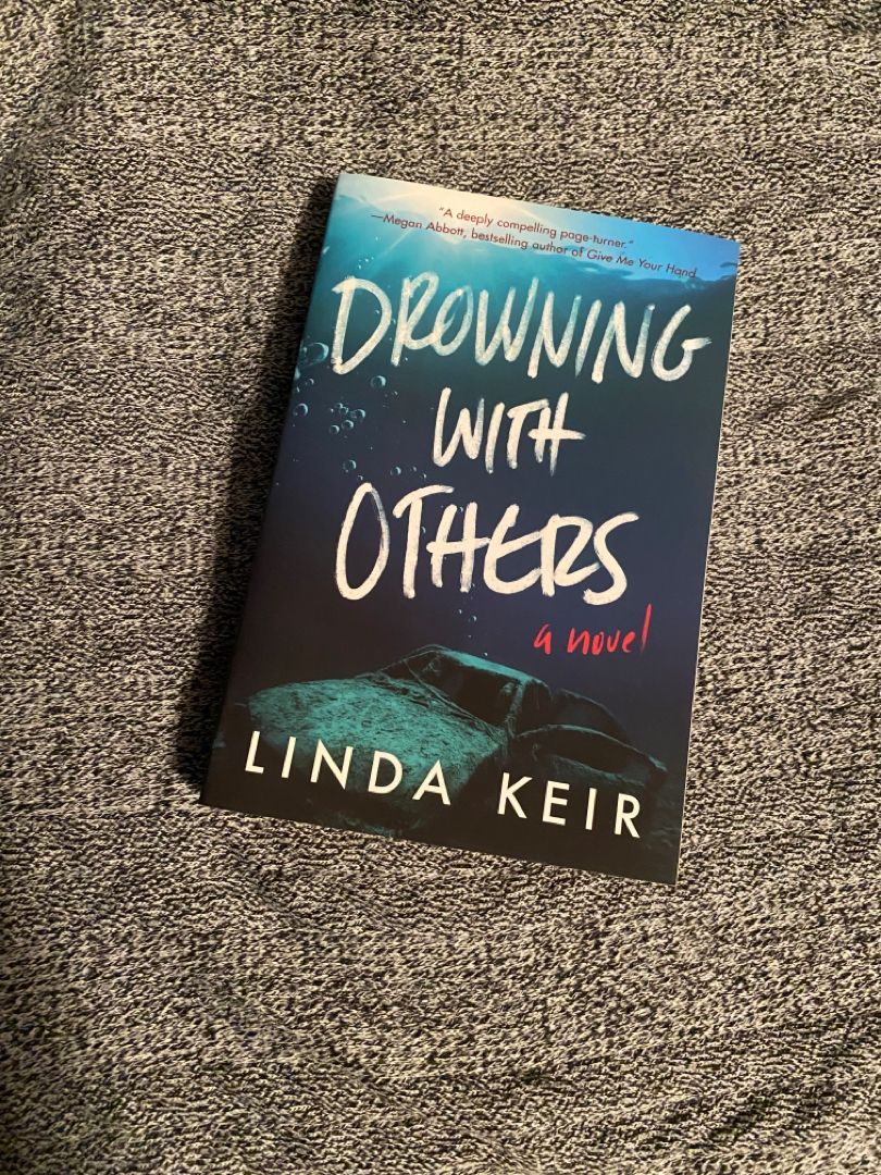 Drowning with others 