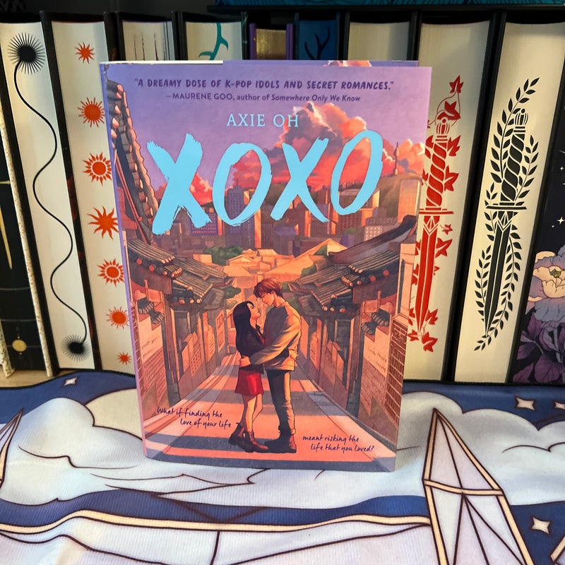 XOXO (Fairyloot Edition Signed Bookplate)