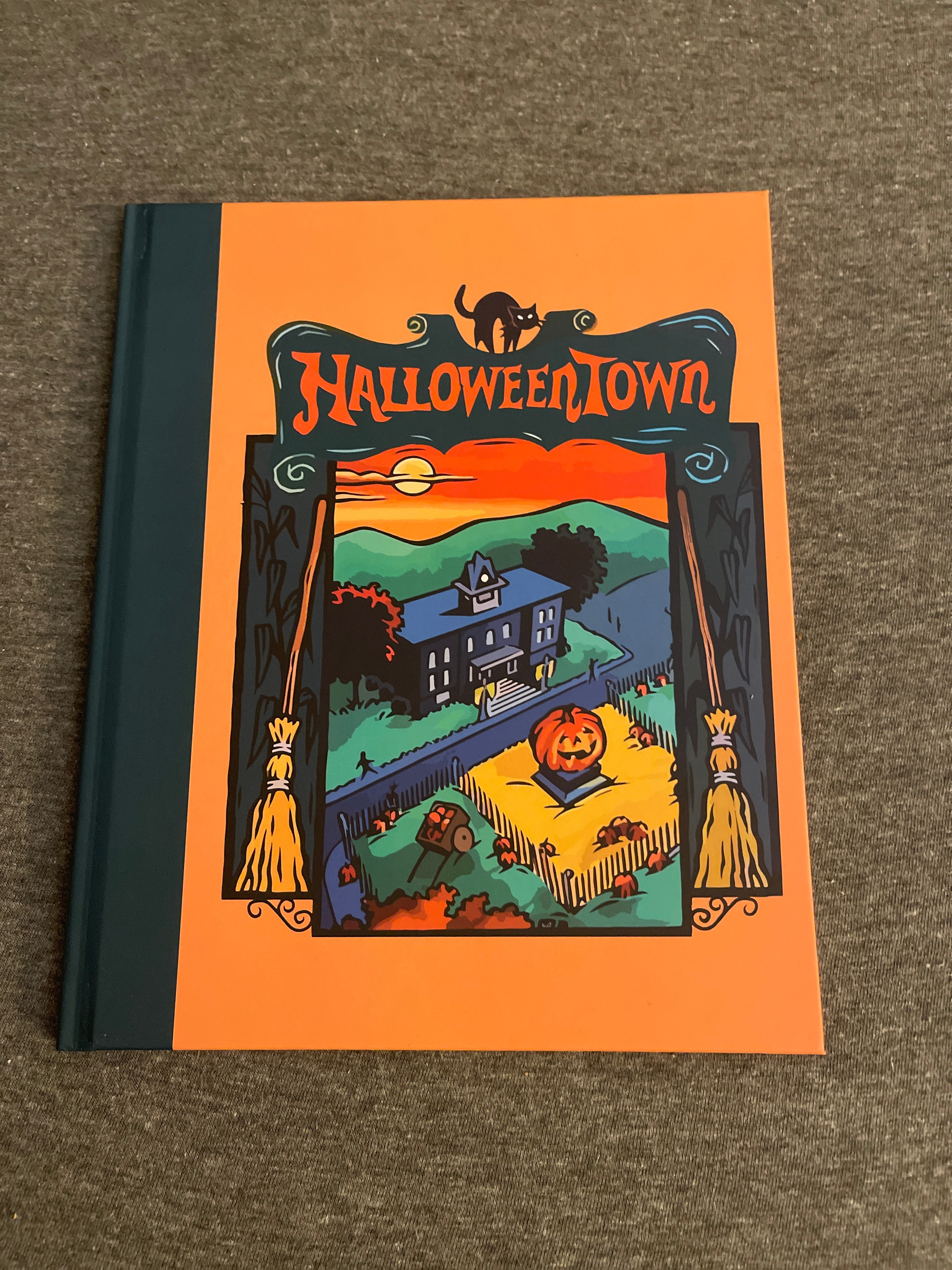 Halloweentown storybook replica/prop by Disney, Hardcover  Pangobooks