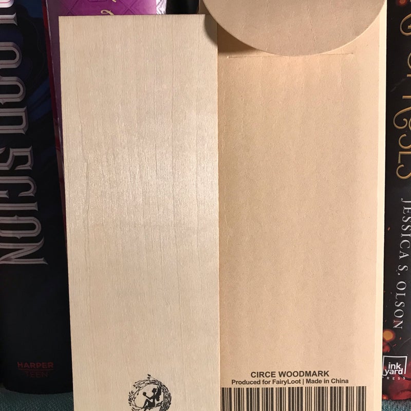 Circe w/Fairyloot Exclusive Wooden Bookmark