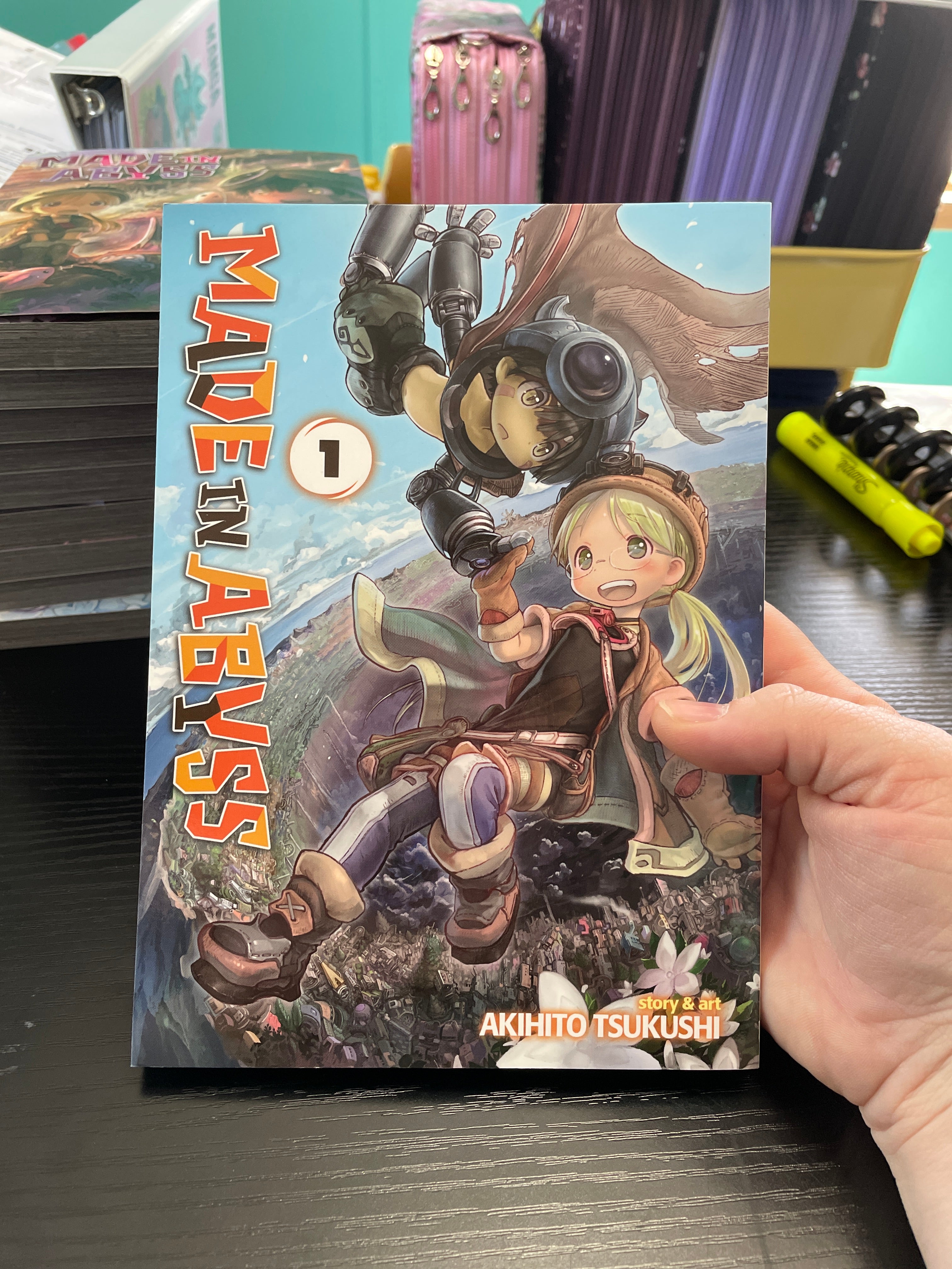 Made in Abyss Vol. 1