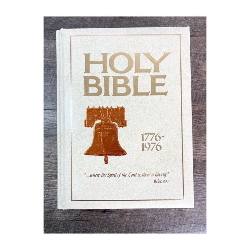 Vintage 1976 Bicentennial Bible 
