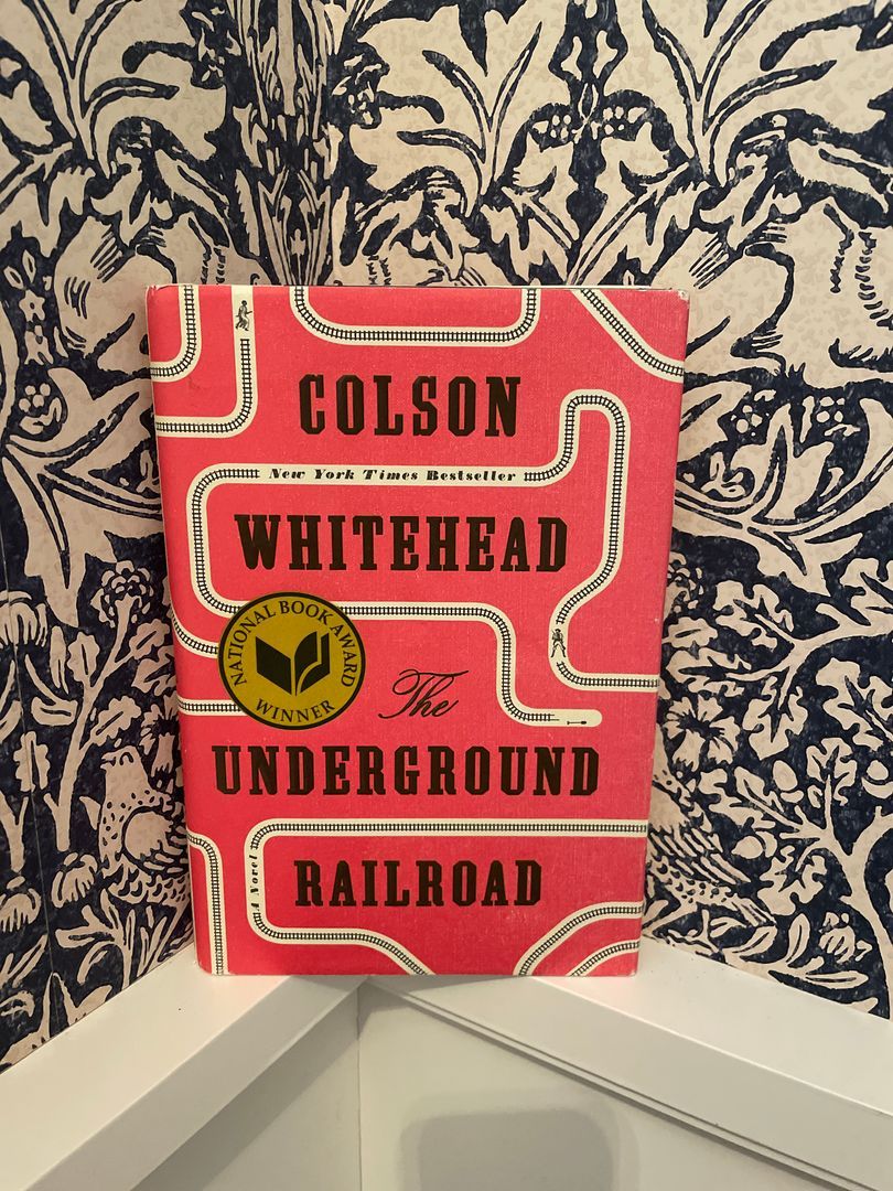 The Underground Railroad (Pulitzer Prize Winner) (National Book Award Winner) (Oprah's Book Club)