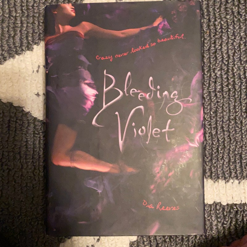 Bleeding Violet by Dia Reeves, Hardcover | Pangobooks
