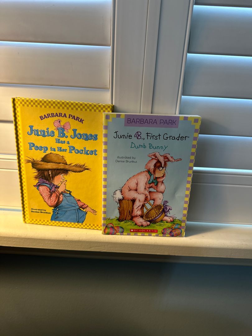 Junie B. Jones #15: Junie B. Jones Has a Peep in Her Pocket