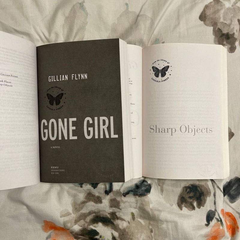 Gillian Flynn Set of 2