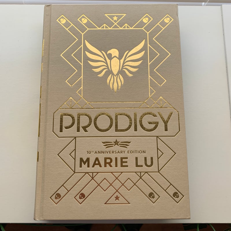 SIGNED Fairyloot Editions of Marie Lu’s online Legend Series