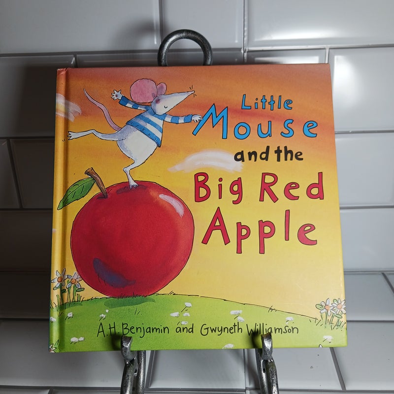 Little Mouse and the Big Red Apple 