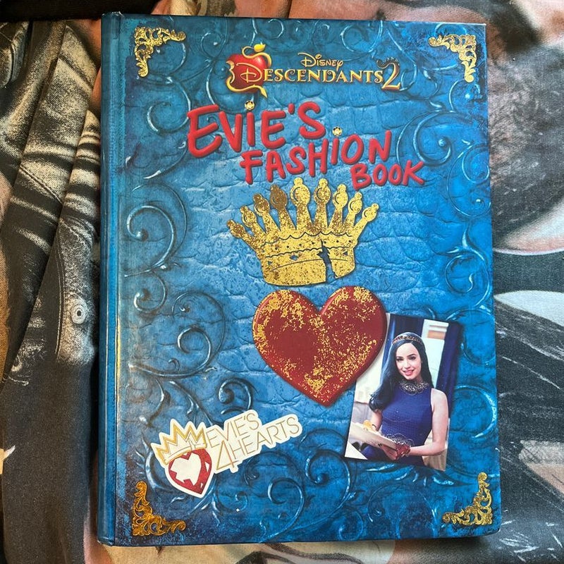 ディセンダント　DESCENDANTS　海外ドラマ　ファッションブック Descendants 2 Evie's Fashion Book Hardcover By Disney Book
