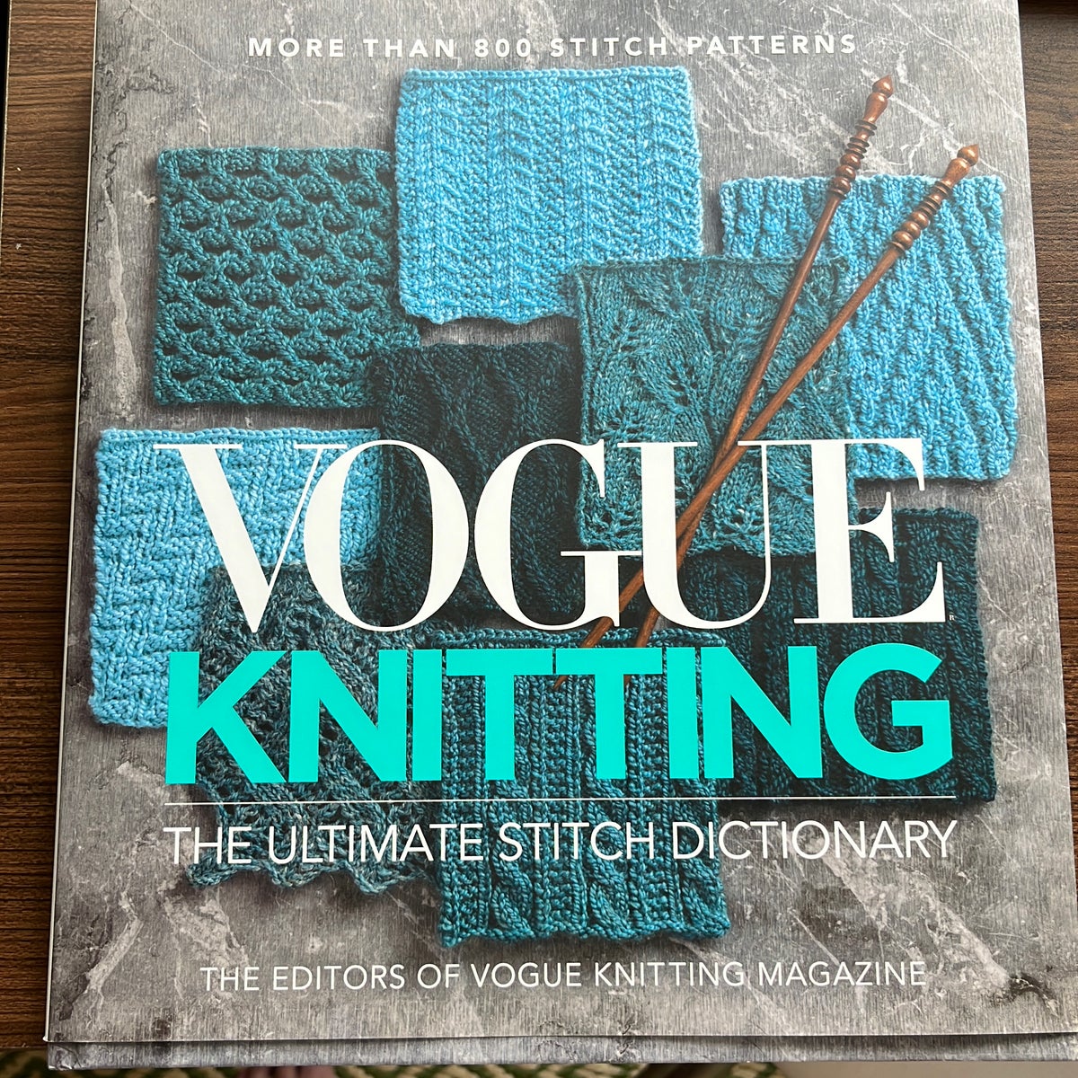 Vogue Knitting: The Ultimate Stitch Dictionary: More Than 800 Stitch Patterns [Book]
