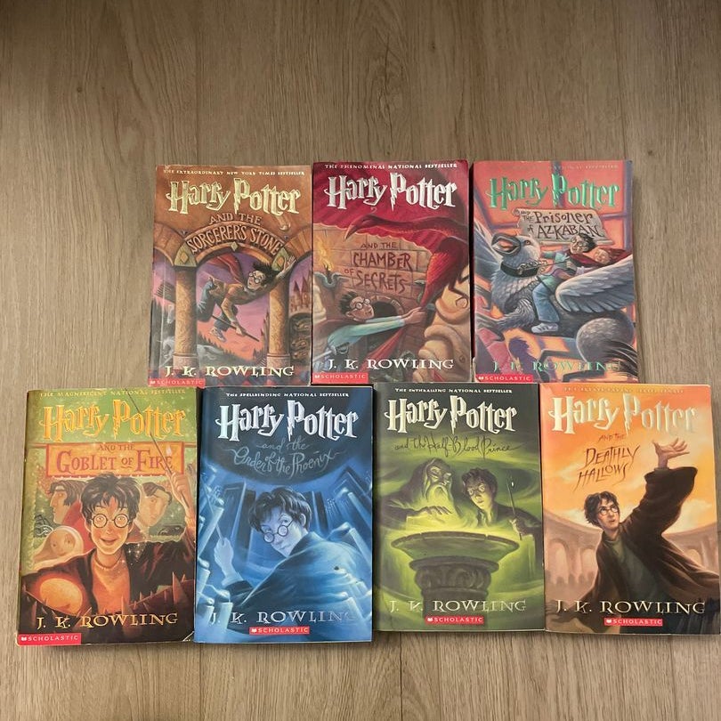 Harry Potter Set Dragon edition by J.K. Rowling, Paperback | Pangobooks