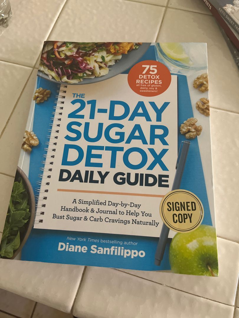 The 21-Day Sugar Detox Daily Guide