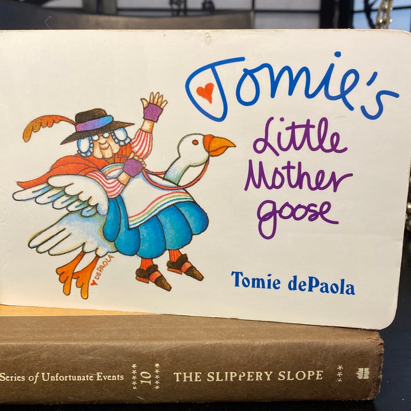 Tomie's Little Mother Goose