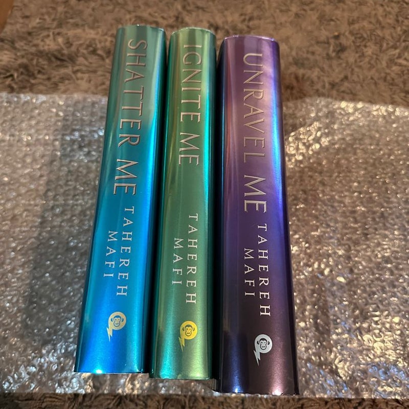 SIGNED LIMITED EDITION: Shatter Me – Tahereh Mafi