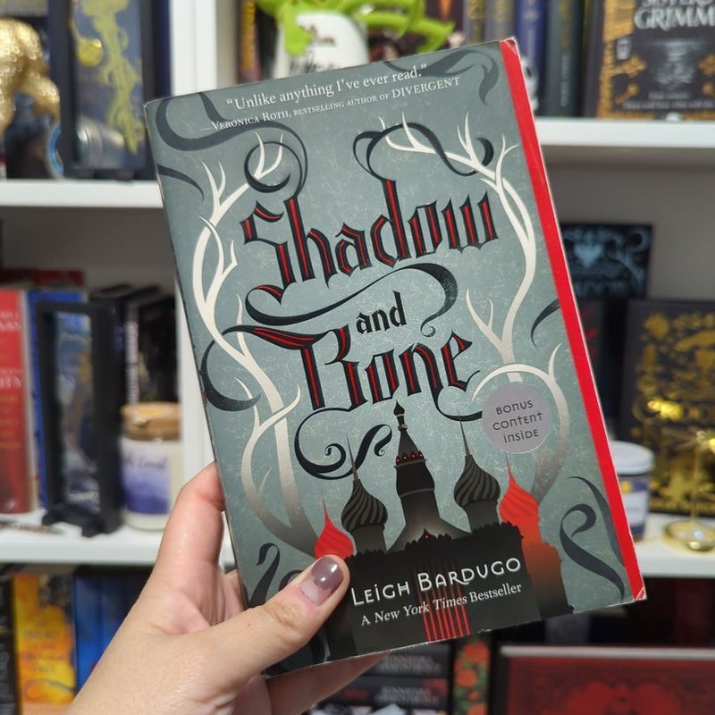 Shadow and Bone (RARE original softcover)