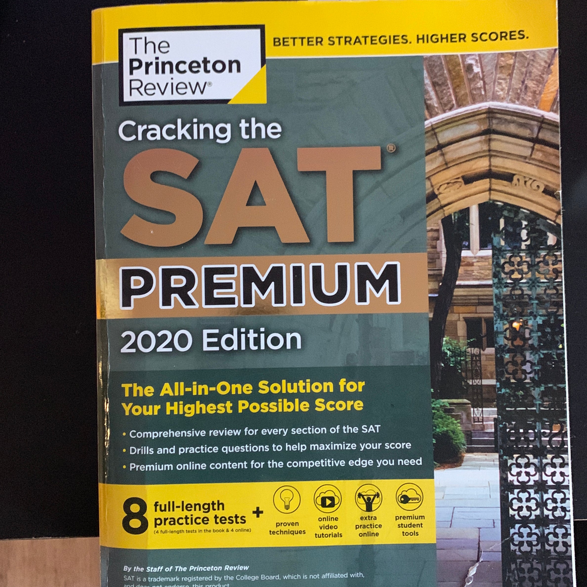 Cracking the SAT Premium Edition with 8 Practice Tests 2020